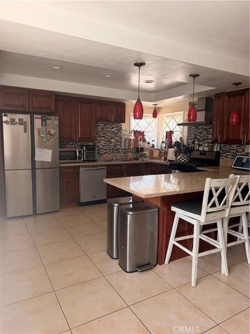 22233 Roscoe, West Hills, CA 91304
