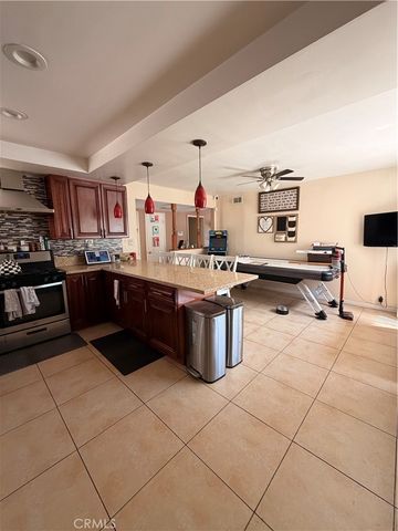 22233 Roscoe, West Hills, CA 91304