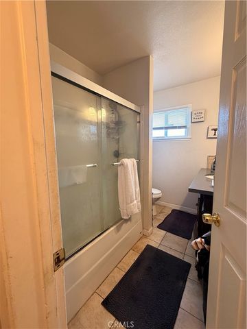 22233 Roscoe, West Hills, CA 91304