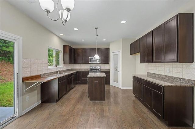 425 Moonlit Trail, Dallas, GA 30132