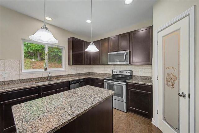 425 Moonlit Trail, Dallas, GA 30132