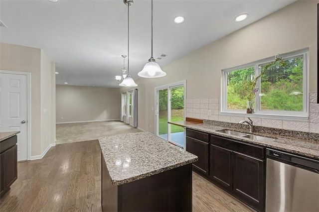 425 Moonlit Trail, Dallas, GA 30132