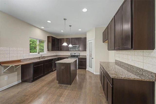 425 Moonlit Trail, Dallas, GA 30132