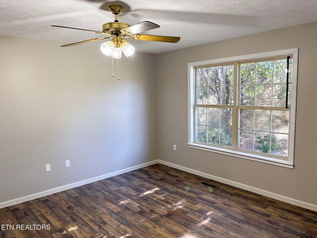 230 Amanda Drive, Jamestown, TN 38556