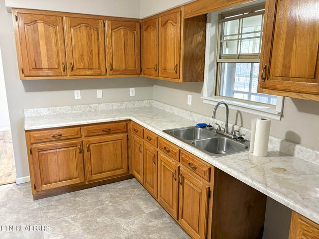 230 Amanda Drive, Jamestown, TN 38556