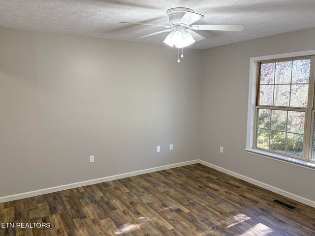 230 Amanda Drive, Jamestown, TN 38556