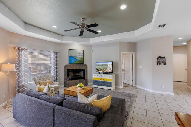 521 Lucy LN, Horseshoe Bay, TX 78657