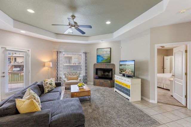 521 Lucy LN, Horseshoe Bay, TX 78657