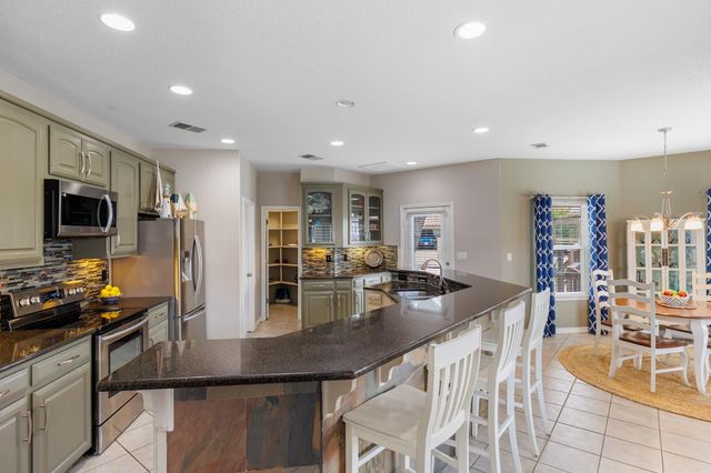 521 Lucy LN, Horseshoe Bay, TX 78657