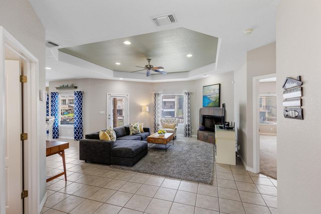 521 Lucy LN, Horseshoe Bay, TX 78657