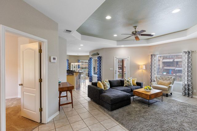 521 Lucy LN, Horseshoe Bay, TX 78657