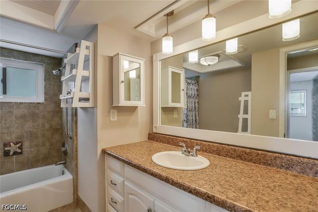 117 SE 45th TER, Cape Coral, FL 33904