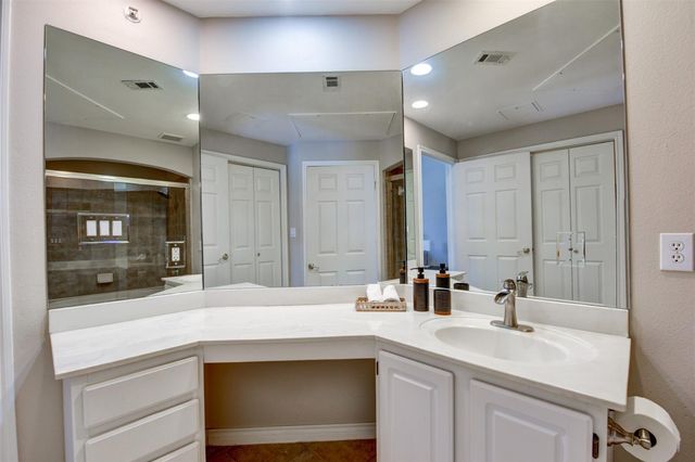 2400 Mccue Road 448, Houston, TX 77056