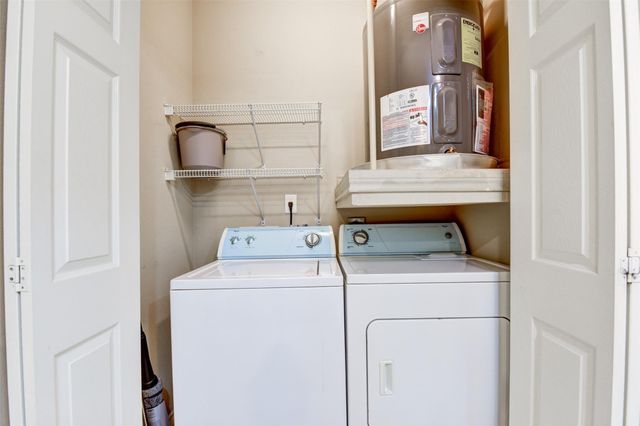 2400 Mccue Road 448, Houston, TX 77056