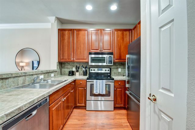 2400 Mccue Road 448, Houston, TX 77056