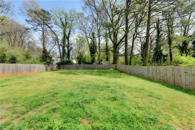 1990 Mcafee Place, Decatur, GA 30032