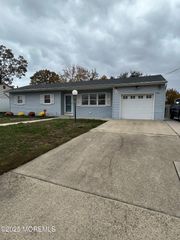 1425 Nevada Drive, Toms River, NJ 08753