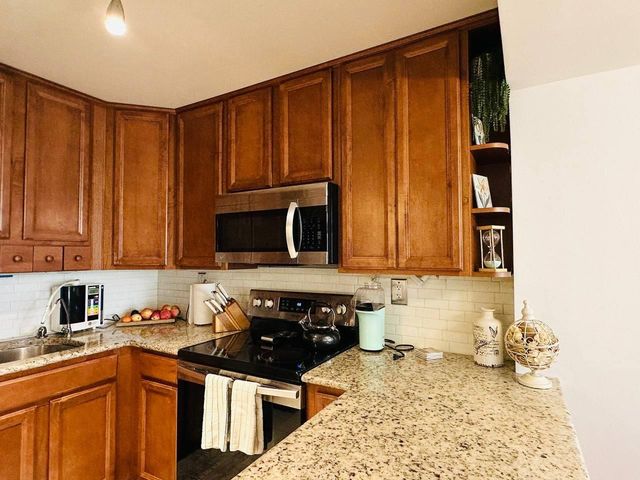 9300 SW 8th St 214, Boca Raton, FL 33428