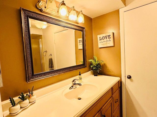 9300 SW 8th St 214, Boca Raton, FL 33428