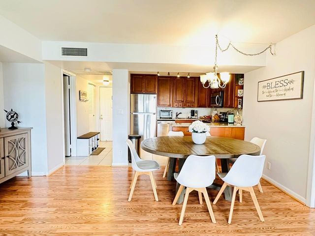 9300 SW 8th St 214, Boca Raton, FL 33428