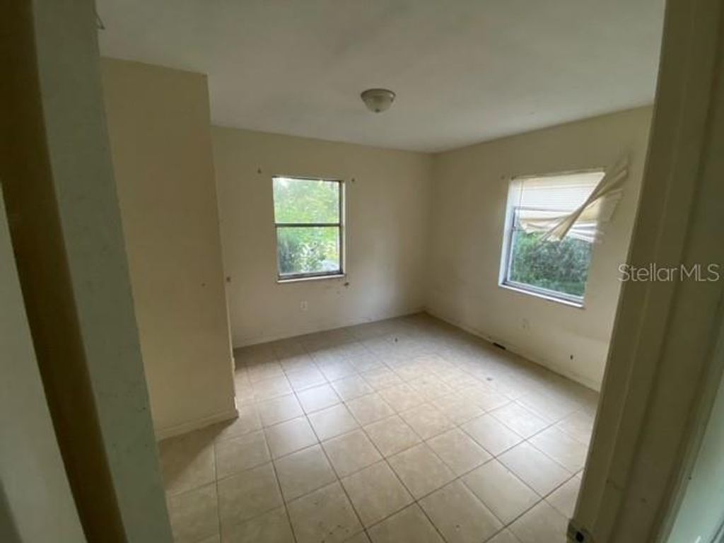 555 E VOORHIS AVENUE, Deland, FL 32724