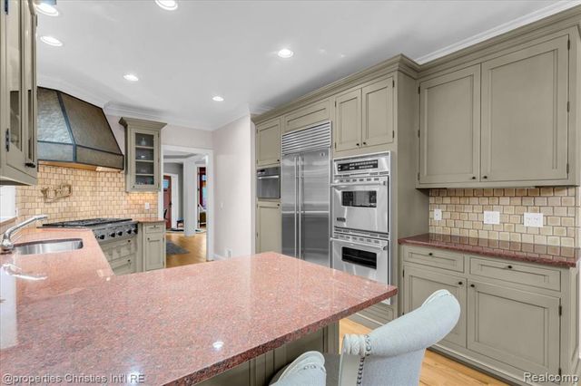 517 W Frank Street, Birmingham, MI 48009