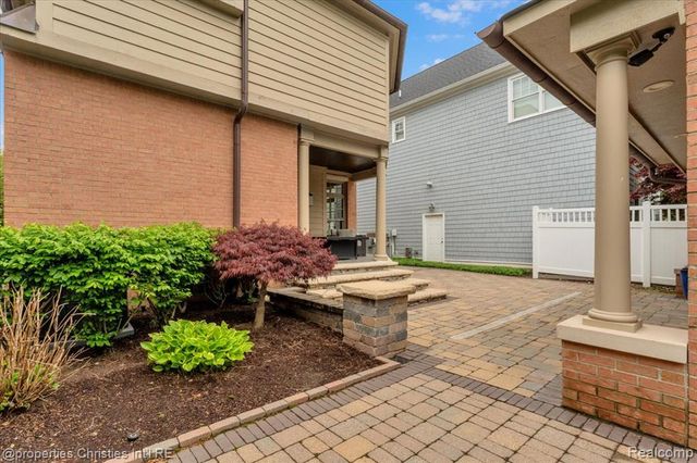 517 W Frank Street, Birmingham, MI 48009