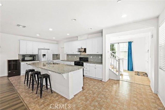 6050 Rosewood, Eastvale, CA 92880