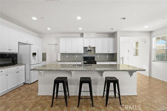 6050 Rosewood, Eastvale, CA 92880