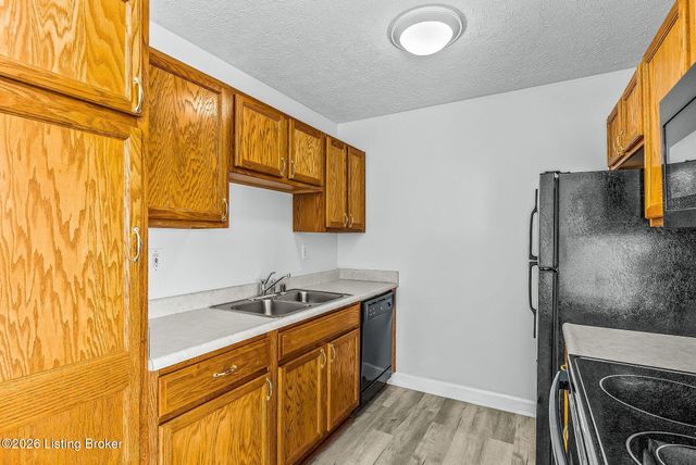 169 Central Blvd APT 39, Mt Washington, KY 40047