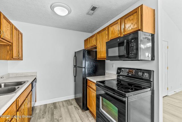 169 Central Blvd APT 39, Mt Washington, KY 40047