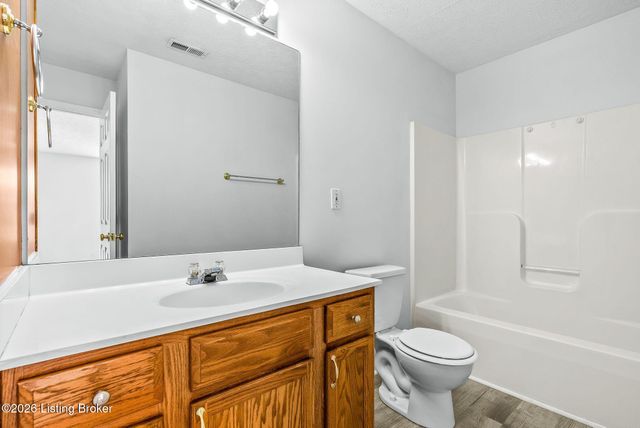 169 Central Blvd APT 39, Mt Washington, KY 40047