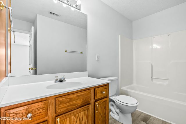 169 Central Blvd APT 39, Mt Washington, KY 40047