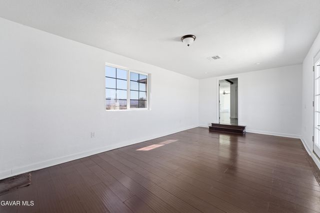 18531 E Palmdale Boulevard, Palmdale, CA 93591