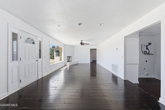 18531 E Palmdale Boulevard, Palmdale, CA 93591