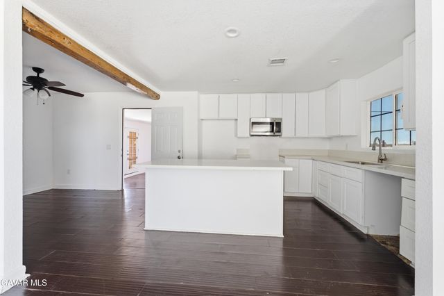 18531 E Palmdale Boulevard, Palmdale, CA 93591