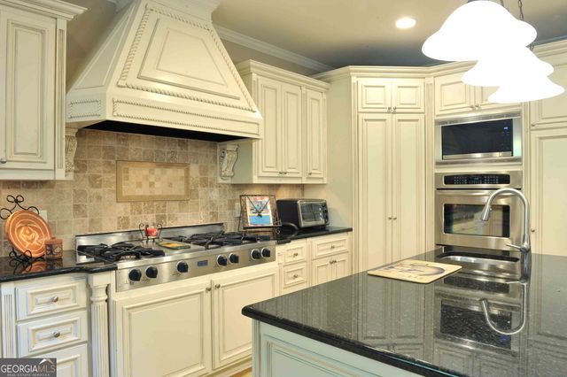 2570 Trailing Ivy Way, Buford, GA 30519