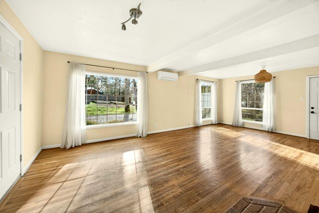 51 Sterling Creek Road, Jacksonville, OR 97530