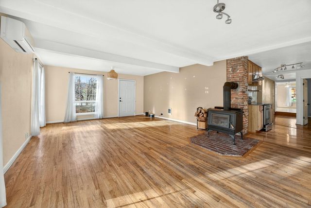 51 Sterling Creek Road, Jacksonville, OR 97530