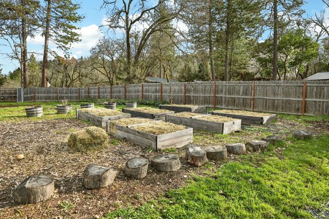 51 Sterling Creek Road, Jacksonville, OR 97530