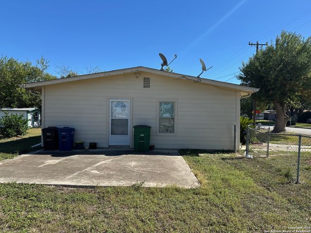 103 Starlight Ter, San Antonio, TX 78233