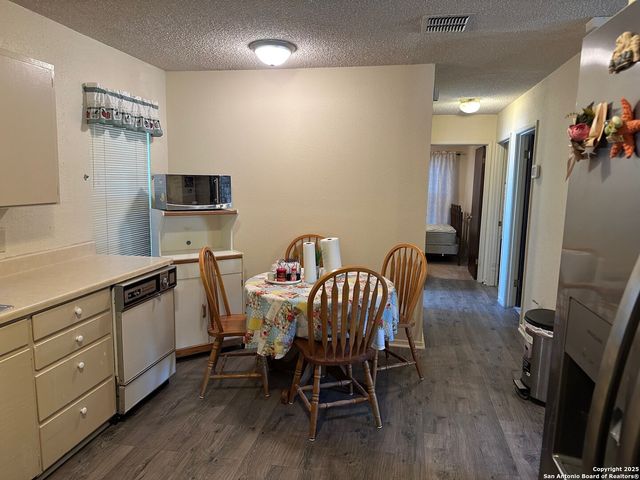 103 Starlight Ter, San Antonio, TX 78233