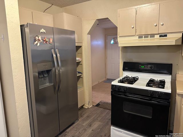 103 Starlight Ter, San Antonio, TX 78233