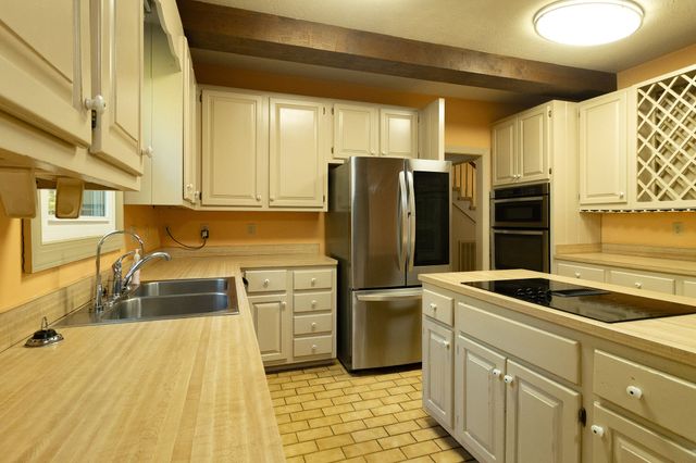 201 Tanglewood Dr, Dickson, TN 37055