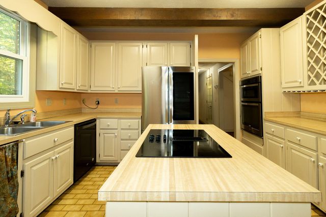 201 Tanglewood Dr, Dickson, TN 37055