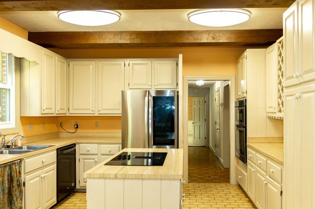 201 Tanglewood Dr, Dickson, TN 37055