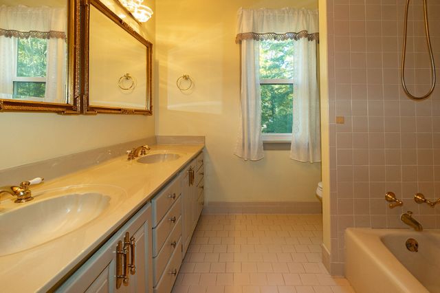 201 Tanglewood Dr, Dickson, TN 37055