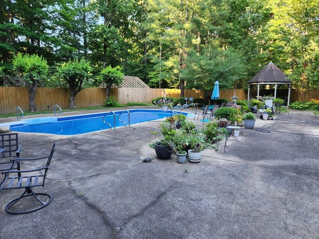 201 Tanglewood Dr, Dickson, TN 37055