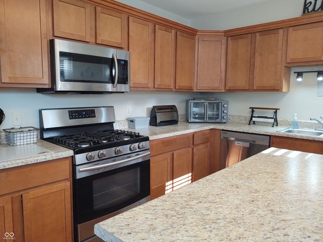 2630 Wedgewood Drive, Columbus, IN 47203