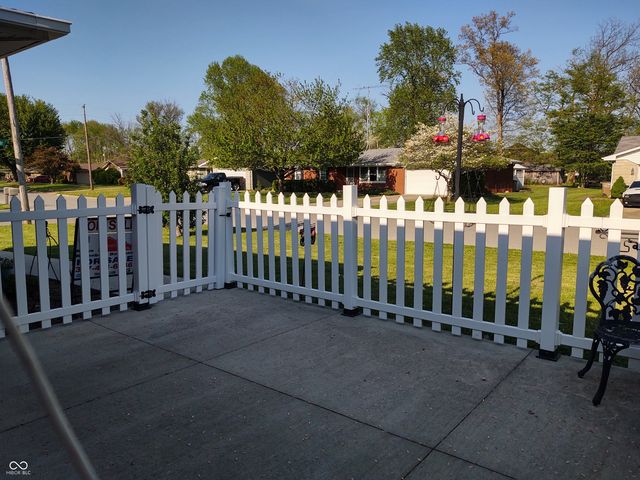 2630 Wedgewood Drive, Columbus, IN 47203